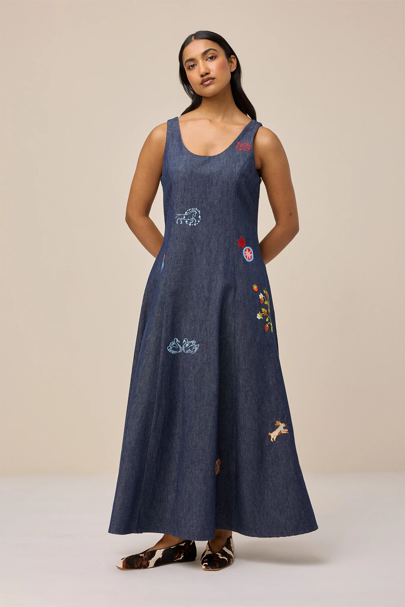 TRINKET DRESS - STORY BOOK EMBROIDERY - Hercitys