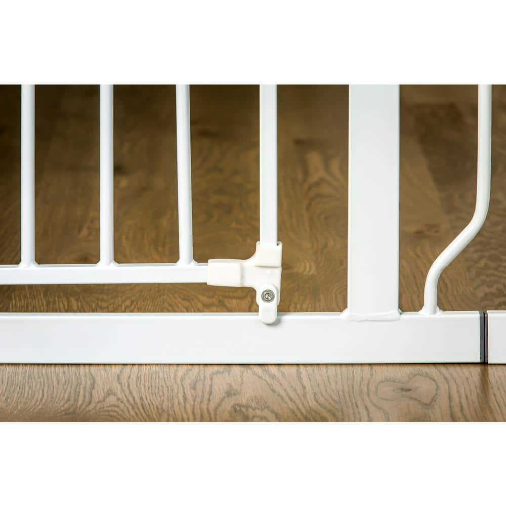 30″ Easy Step Metal Walk-Through Gate - Hercitys