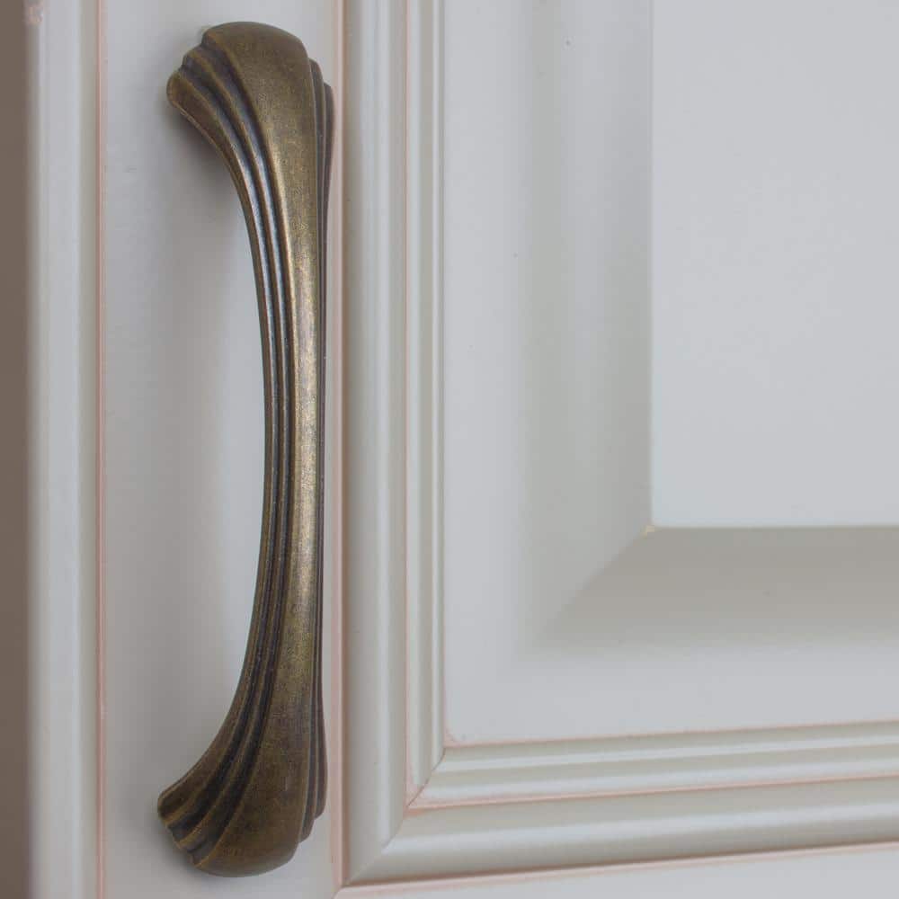 4-9/16 in. Center-to-Center Antique Brass Shell Series Cabinet Pulls (10-Pack) - Hercitys