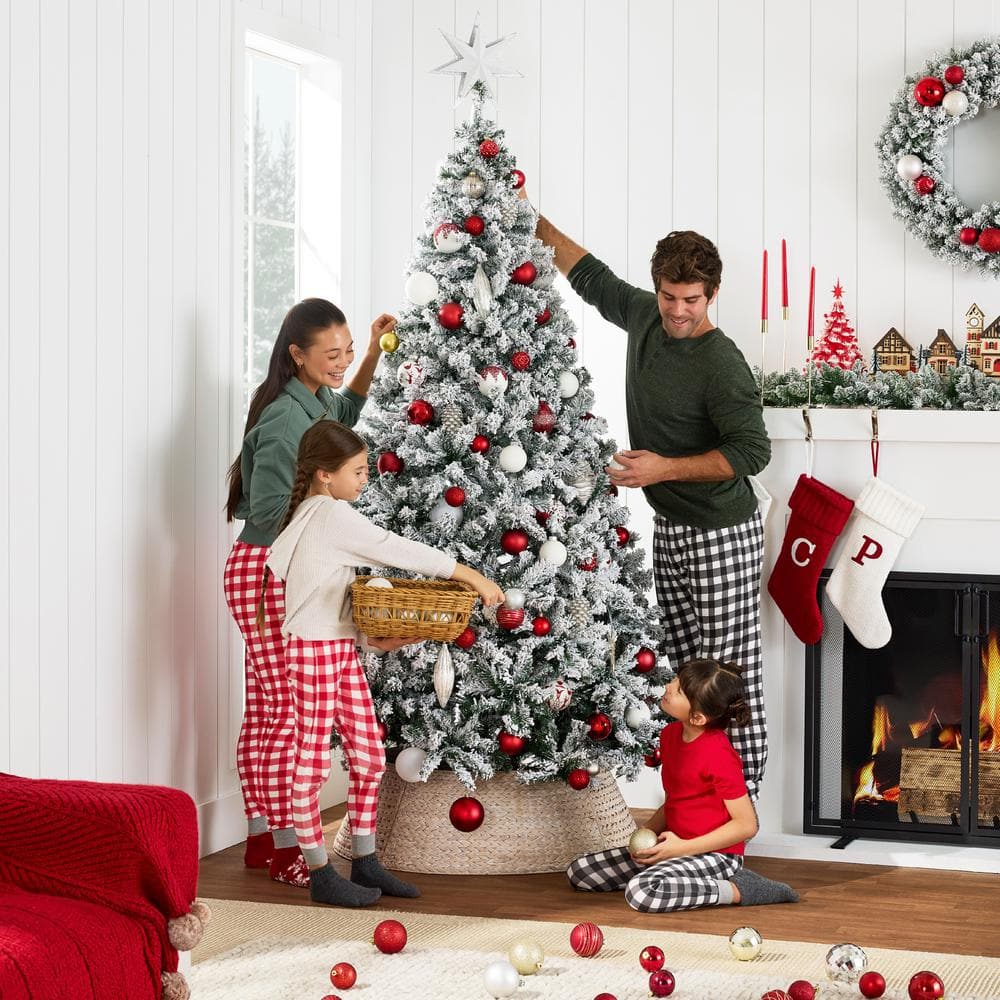 4.5 ft. Unlit Flocked Pine Artificial Christmas Tree - Hercitys