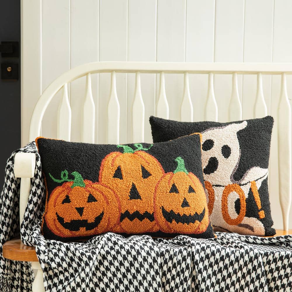 18 in. L Hooked Halloween Pumpkins Pillow - Hercitys