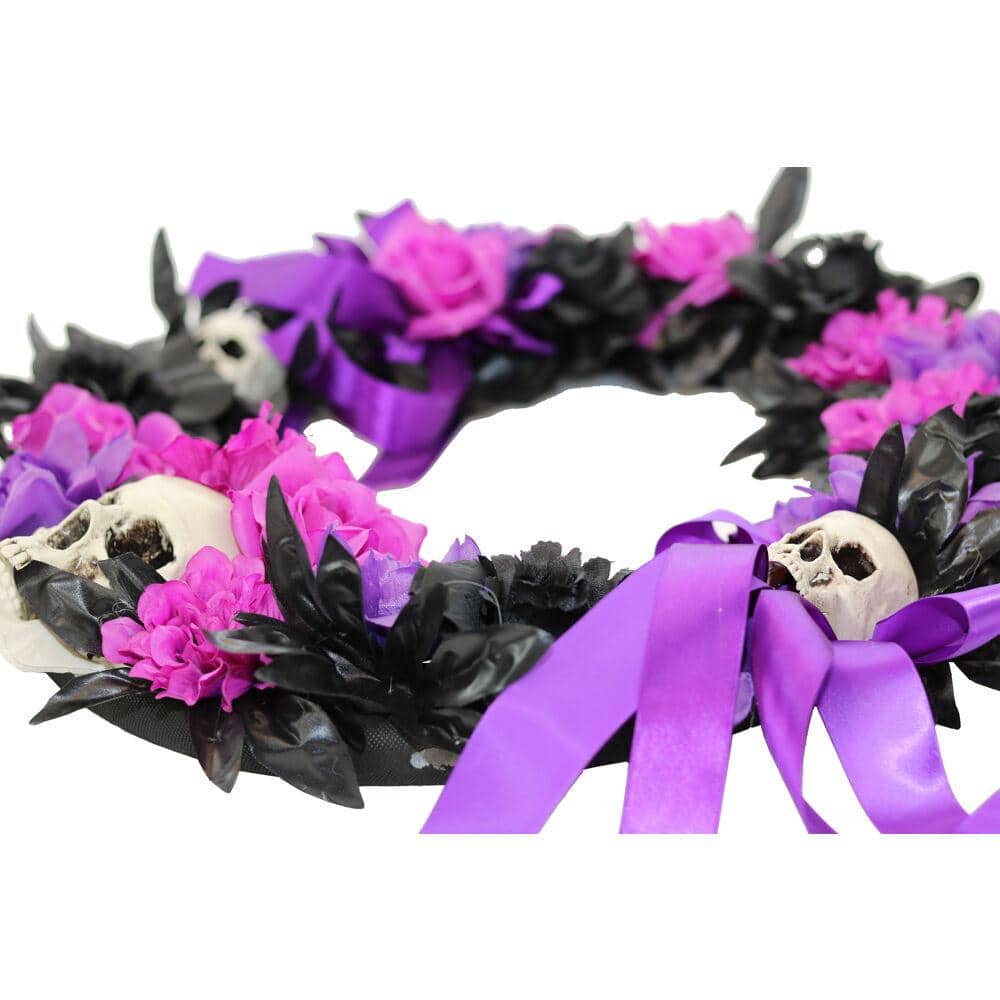 22 in. Halloween Wreath with Flowers and Skulls - Hercitys