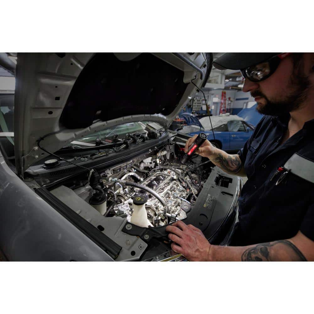 2,000 Lumens REDLITHIUM USB Slide Focus Flashlight with Extra USB 3.0 Ah Battery - Hercitys