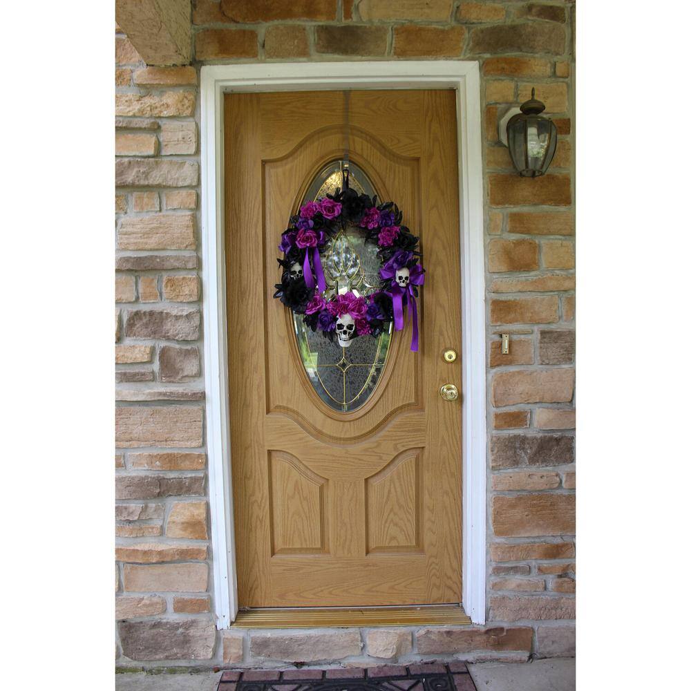 22 in. Halloween Wreath with Flowers and Skulls - Hercitys
