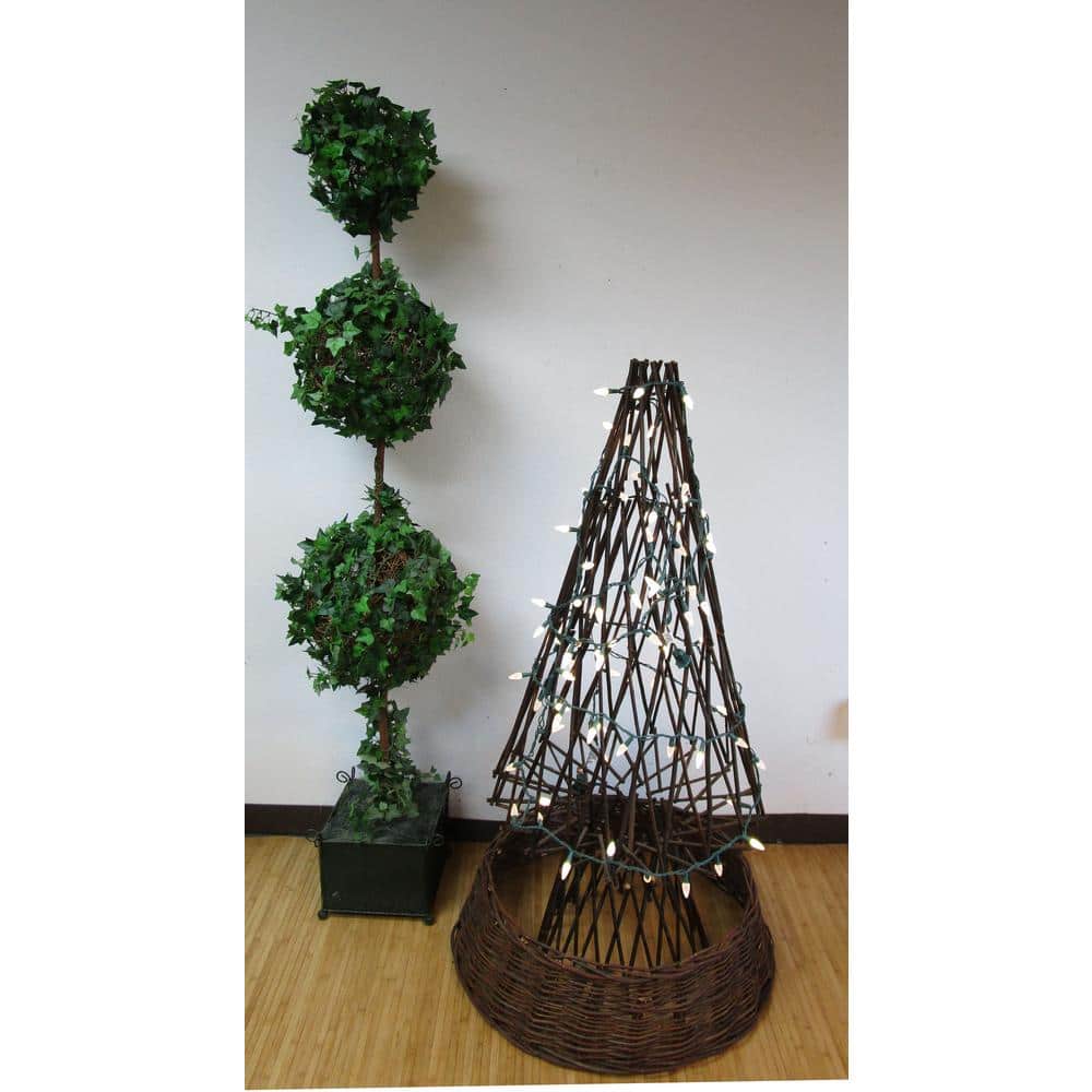 27 in. Dia Willow Ring Tree Skirt - Hercitys