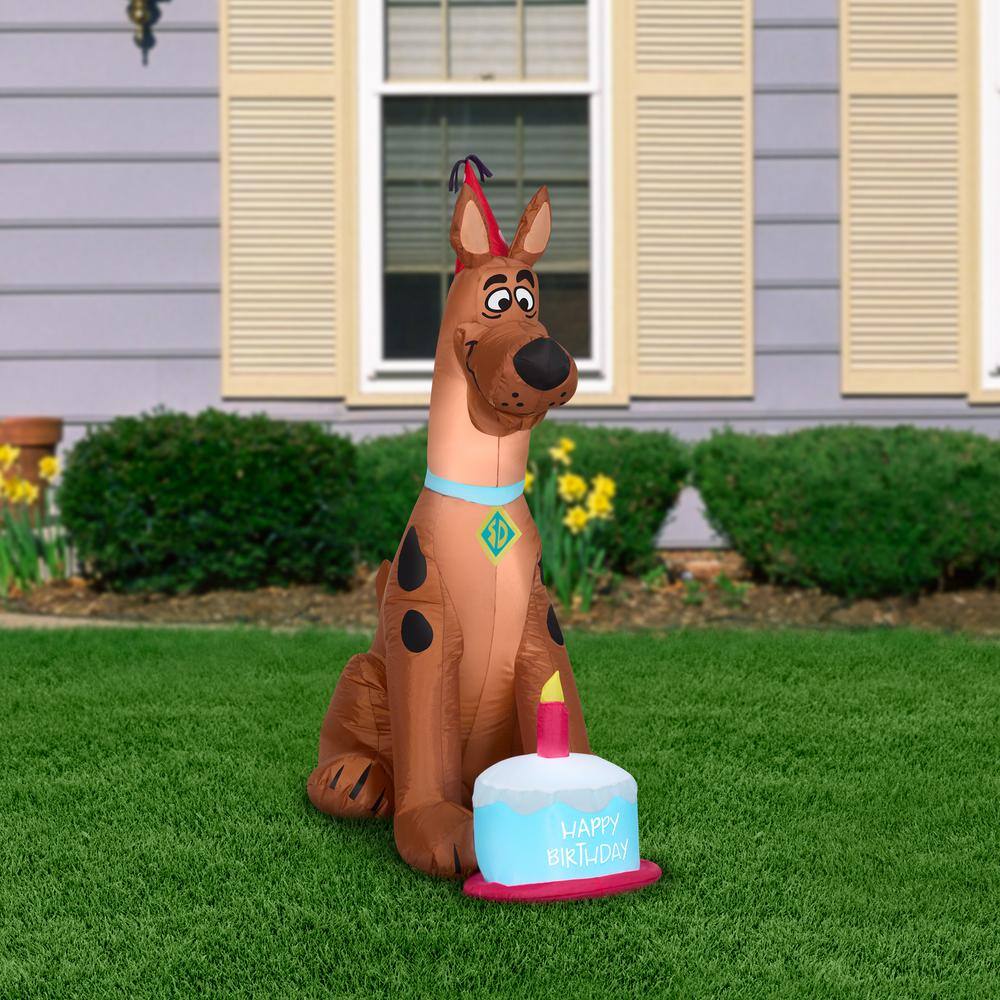 3.5 ft. Tall Airblown-Birthday Scooby-SM-WB - Hercitys