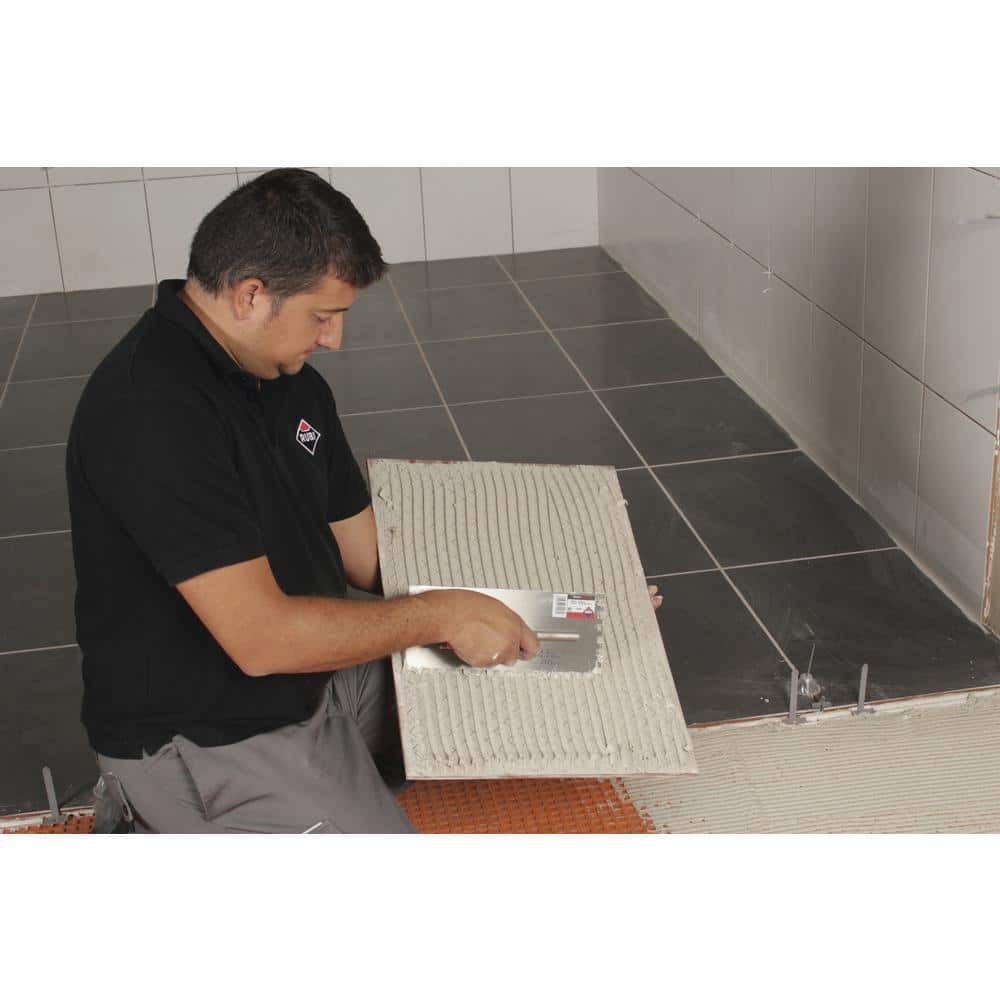 4/5 in. Steel Notched Trowel - Hercitys