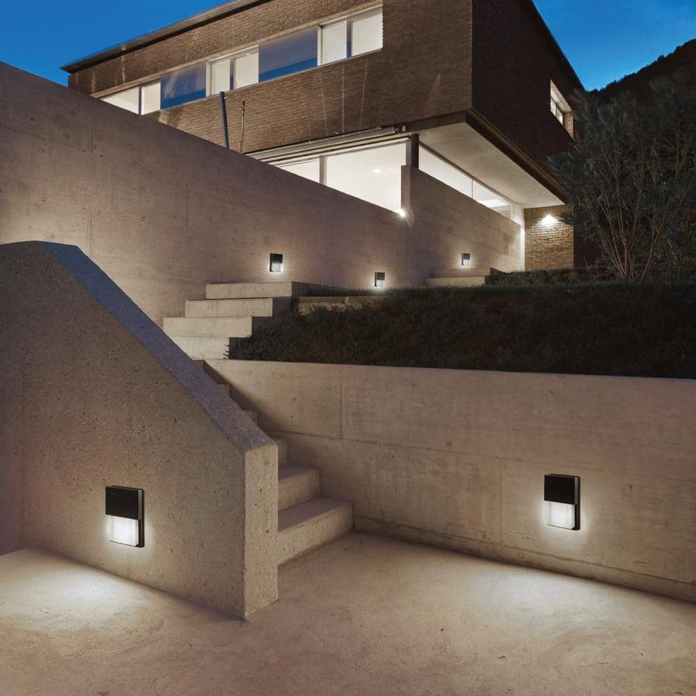 1450 Lumen Integrated LED Bronze Dusk to Dawn Wall Pack Light, 4000K - Hercitys