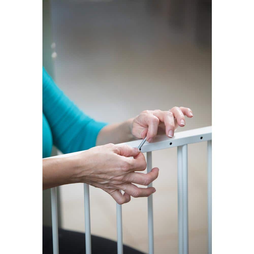 26.75 in. Tall Arizona Hardware Mounted Metal 26.75 in. – 44 in. Wide Baby Gate - Hercitys