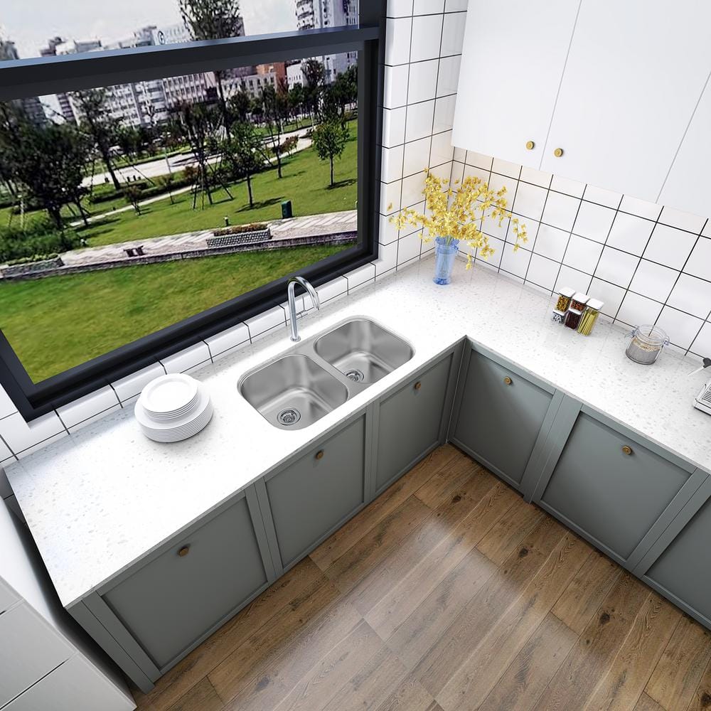 32 in. Undermount Double Bowl 18 Gauge 304 Stainless Steel Kitchen Sink - Hercitys