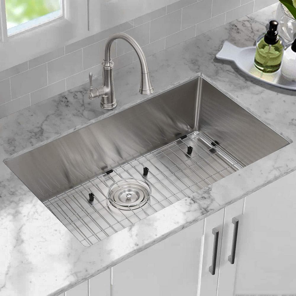 27 in. Undermount Single Bowl 16-Gauge 304 Stainless Steel Kitchen Sink with Bottom Grid and Strainer - Hercitys