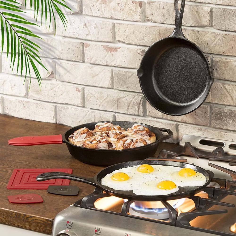 3-Piece Black Cast Iron Frying Pans Skillet Set of 3 : 6″, 8″ & 10″ with 3 Heat-Resistant Holders & Oil Brush - Hercitys