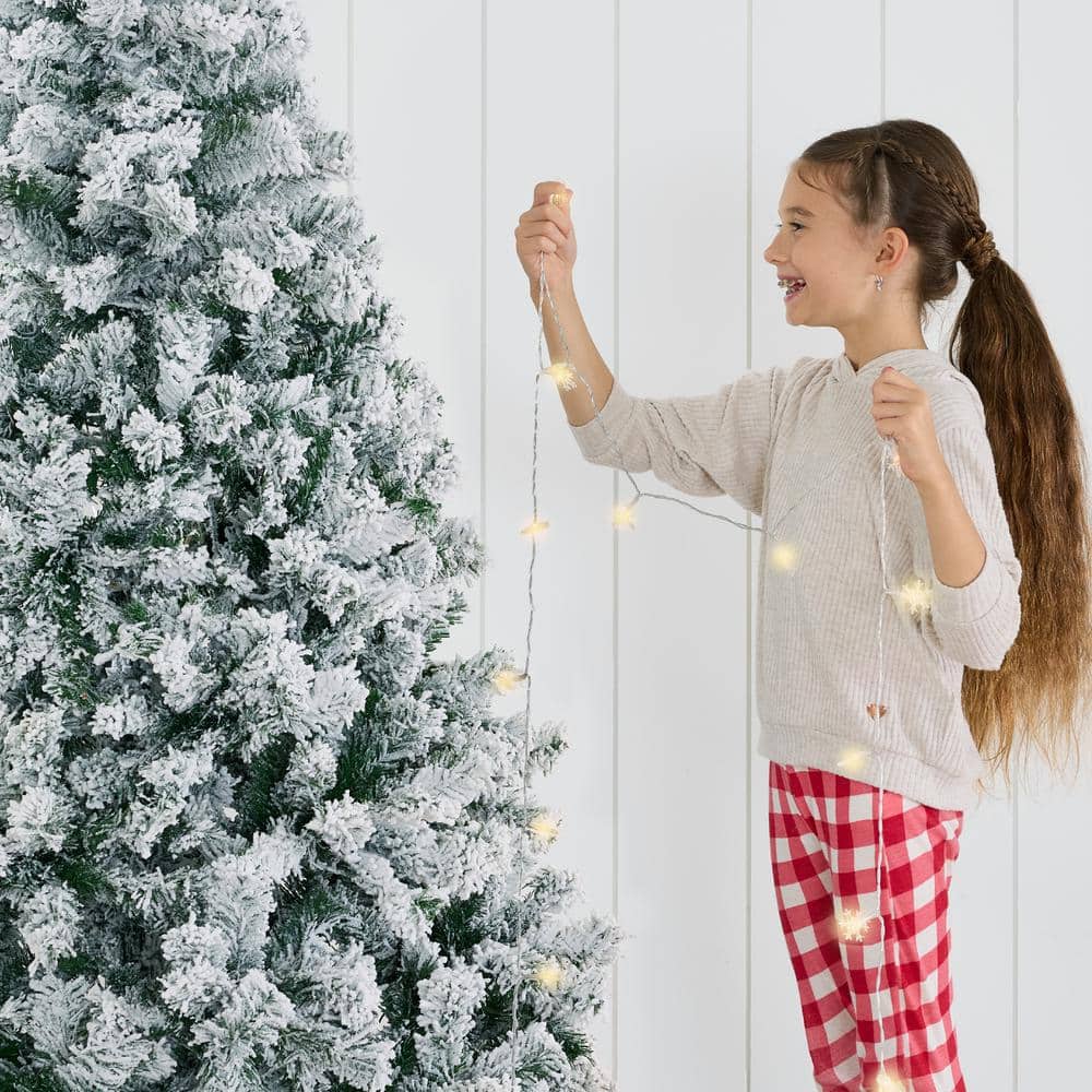 4.5 ft. Unlit Flocked Pine Artificial Christmas Tree - Hercitys