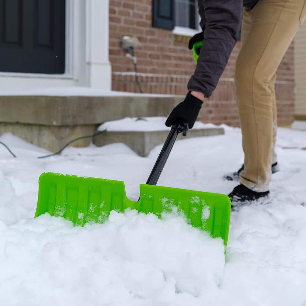 21 in. Blade, 35 in. Handle, Snow Pusher Shovel - Hercitys