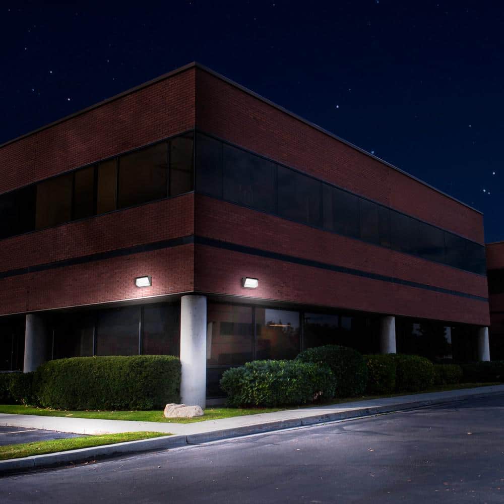 4000/6000/8000 Lumen Select Integrated LED Selectable 5CCT Bronze Dusk to Commercial Wall Pack Light - Hercitys