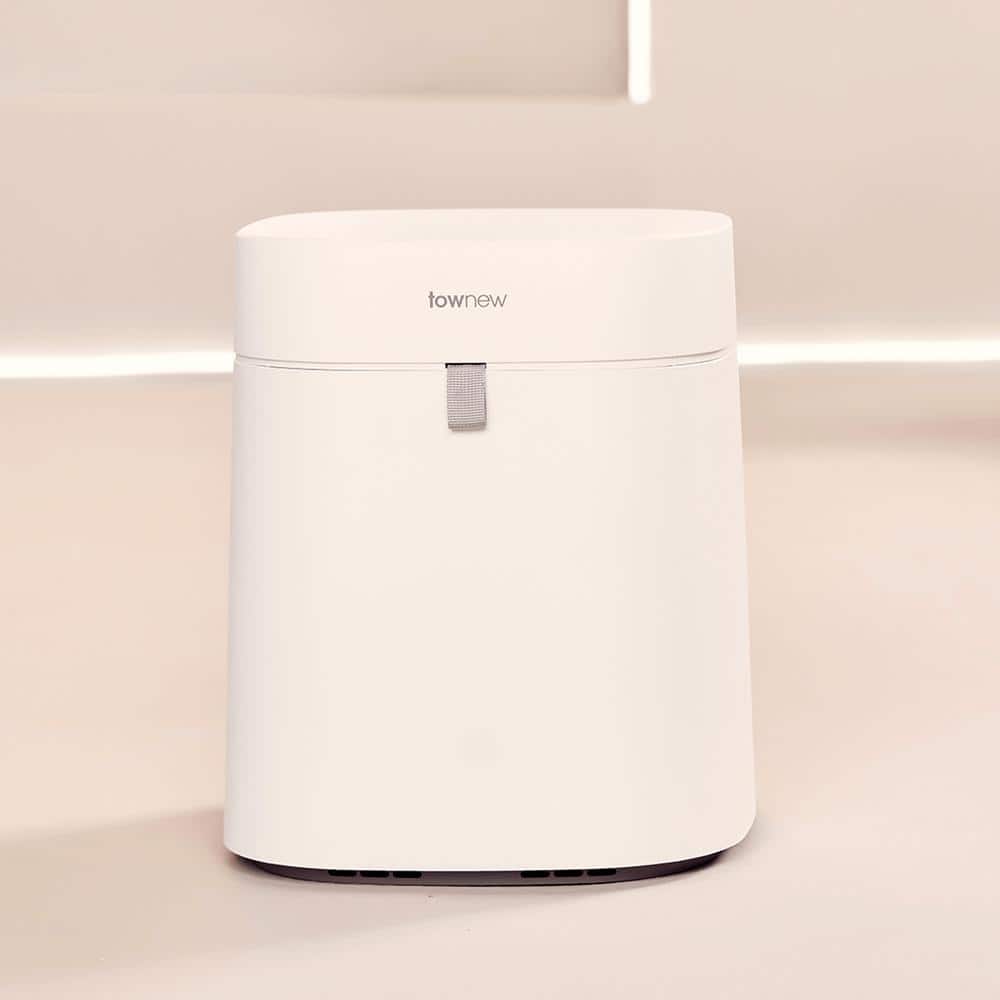 4.4 Gal. White Air Lite Smart Trash Can - Hercitys