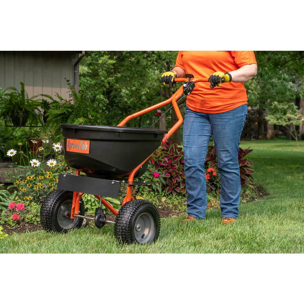 17,500 sq. ft. Coverage Push Broadcast Spreader - Hercitys