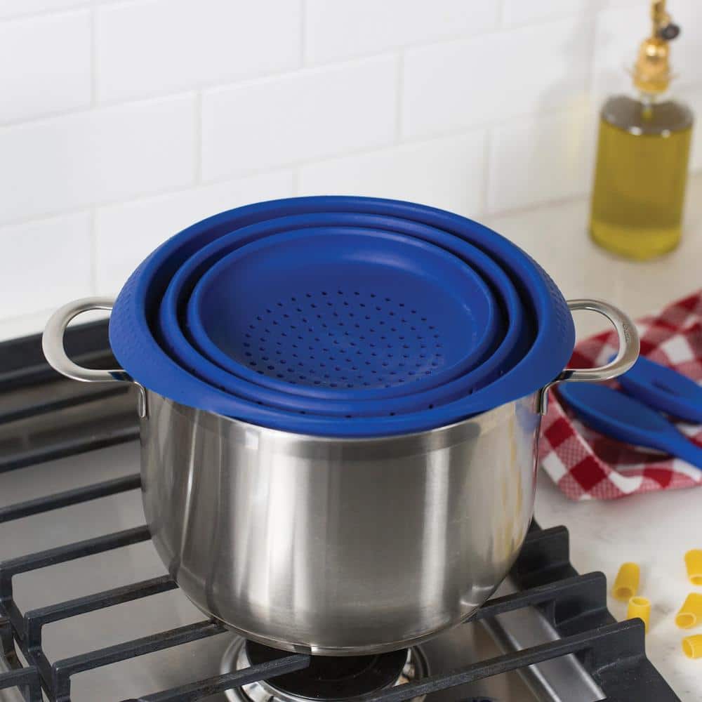 4 Qt. Collapsible Silicone Colander in Blue - Hercitys