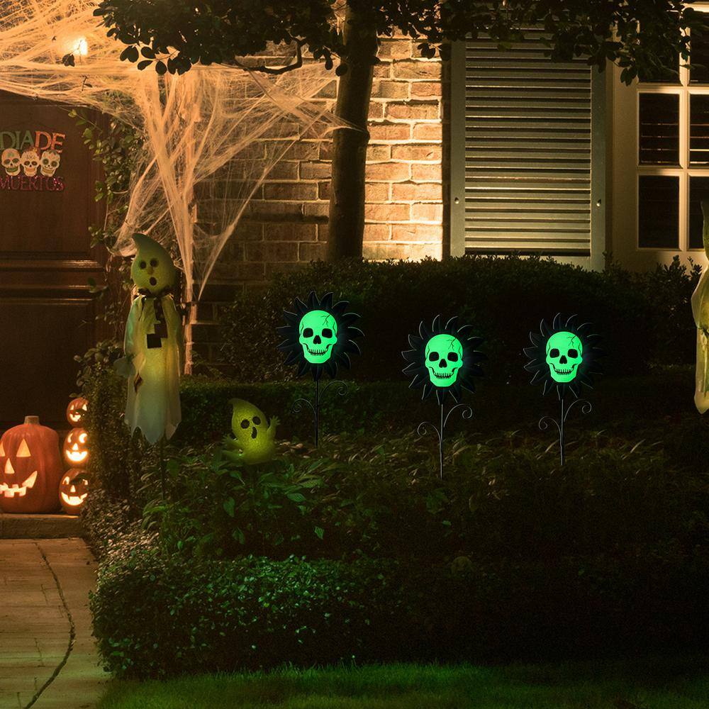 24 in. H Halloween Metal Sunflower Skulls Glow-In-Dark Yard Stake (Set of 3) - Hercitys