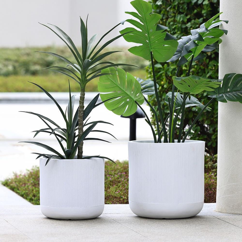 17.3 in. W x 17.1 in. H Whtie Stripes Ceramic Individual Pot - Hercitys