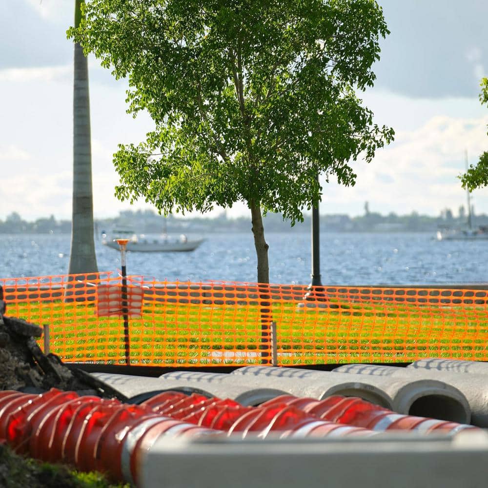 4 ft. x100 ft. Orange Temporary Reusable Plastic Mesh Safety Roll Garden Fence for Snow, Construction and Animal Barrier - Hercitys