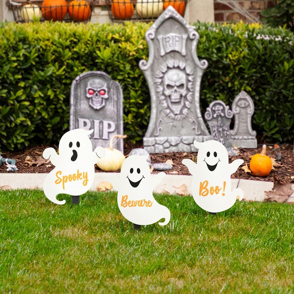 15 in. H Halloween Wooden Ghost Yard Stake (Set of 3) - Hercitys