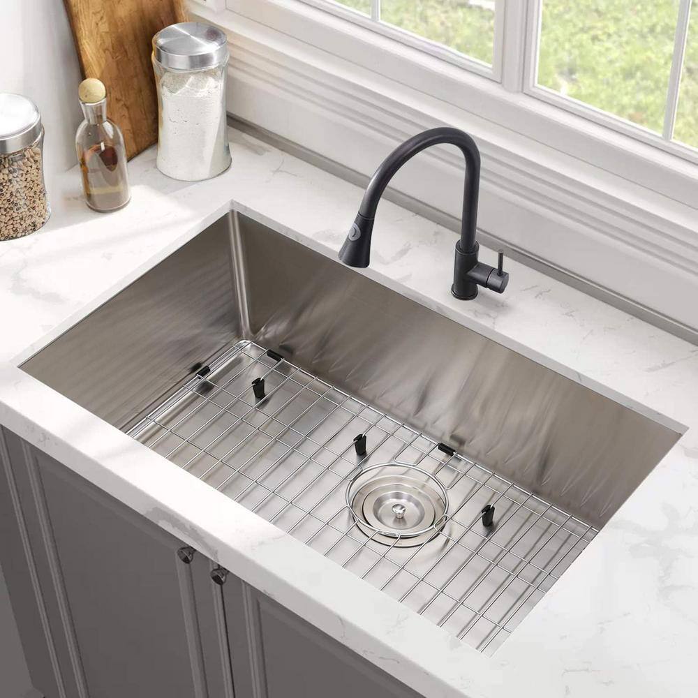 27 in. Undermount Single Bowl 16-Gauge 304 Stainless Steel Kitchen Sink with Bottom Grid and Strainer - Hercitys