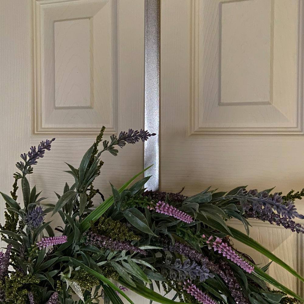 18 .1 in. Shimmering Silver Metal Dual-Sided Wreath Hanger - Hercitys