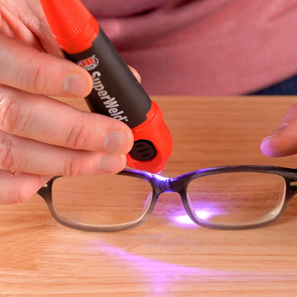 0.18 oz. SuperWeld Light Activated Glue - Hercitys