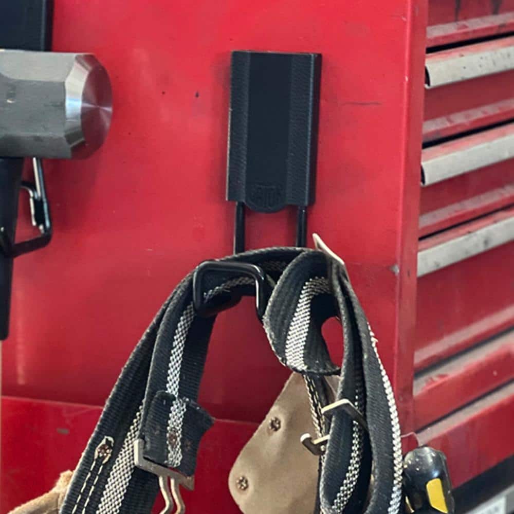 2.5 in. Black Closed Hook - Hercitys