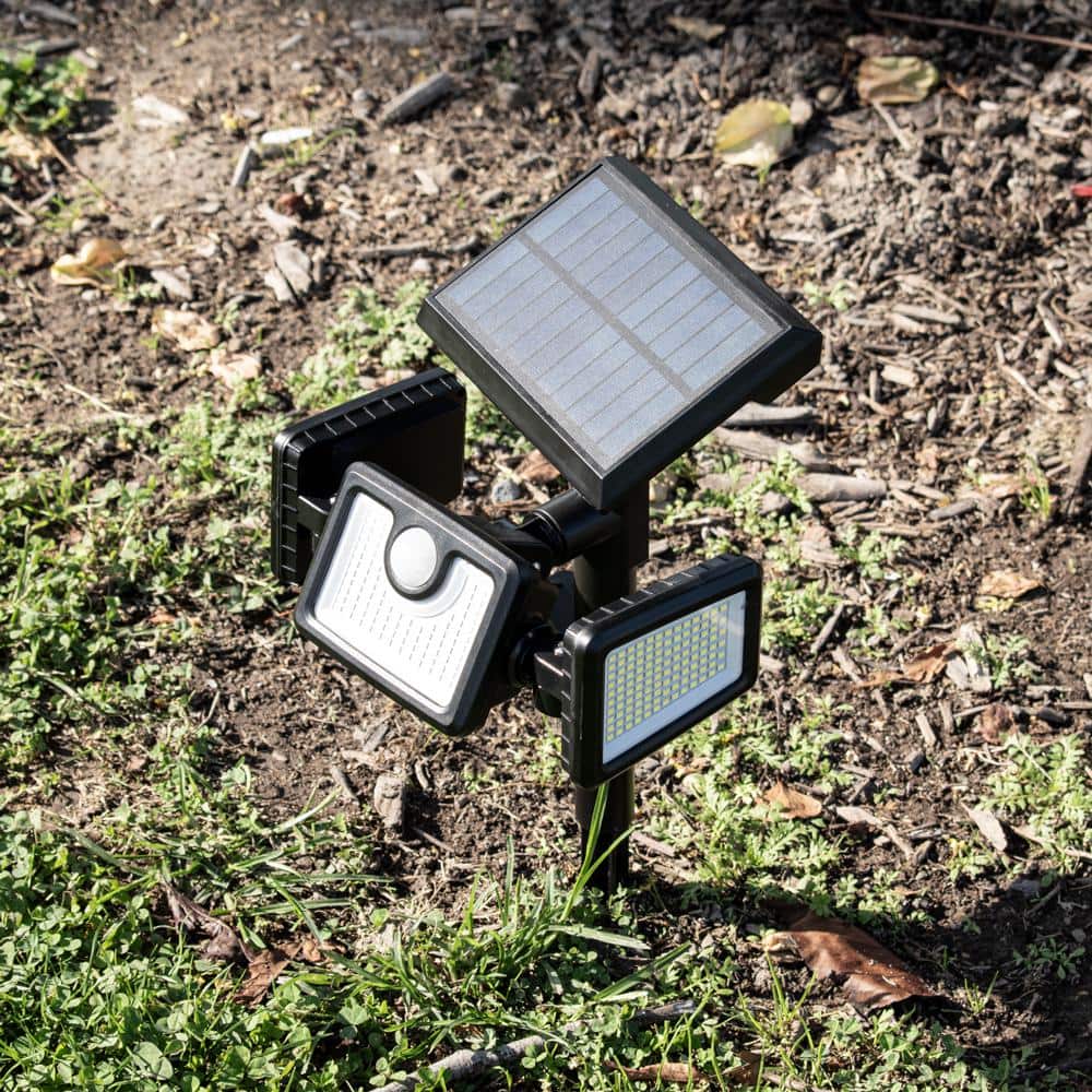 5-Watt 500-Lumens 180-Degree Black Motion Sensing Integrated LED Flood Light, with Ground Spike - Hercitys