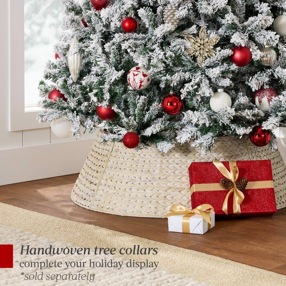 4.5 ft. Unlit Flocked Pine Artificial Christmas Tree - Hercitys