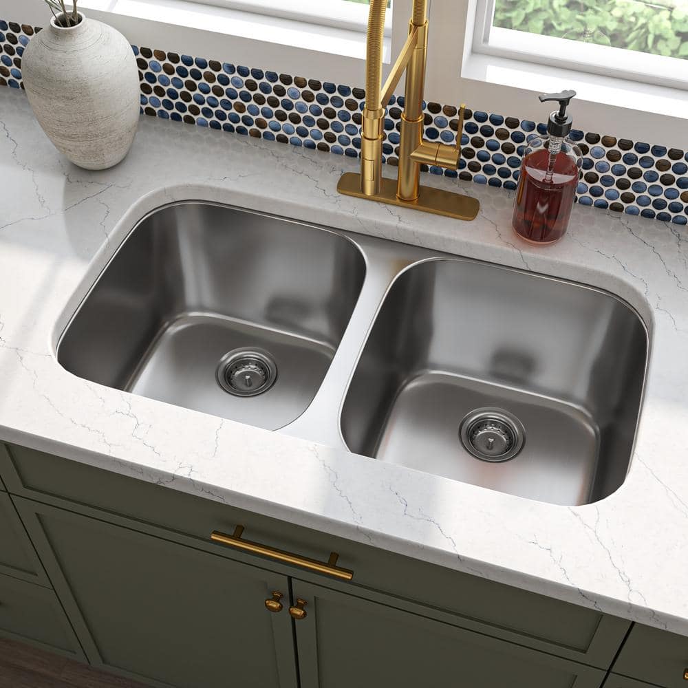 32 in. Undermount 50/50 Double Bowl Handcrafted 18 Gauge Satin Stainless Steel Kitchen Sink with Strainer - Hercitys