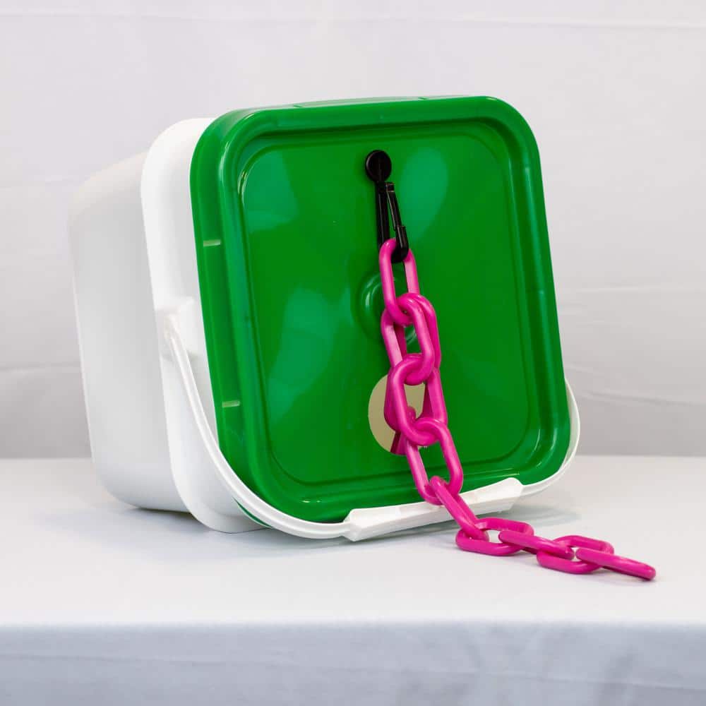 2 in. (#8, 51 mm) x 65 ft. Heavy Duty Plastic Safety Chain Magenta in a Pail - Hercitys