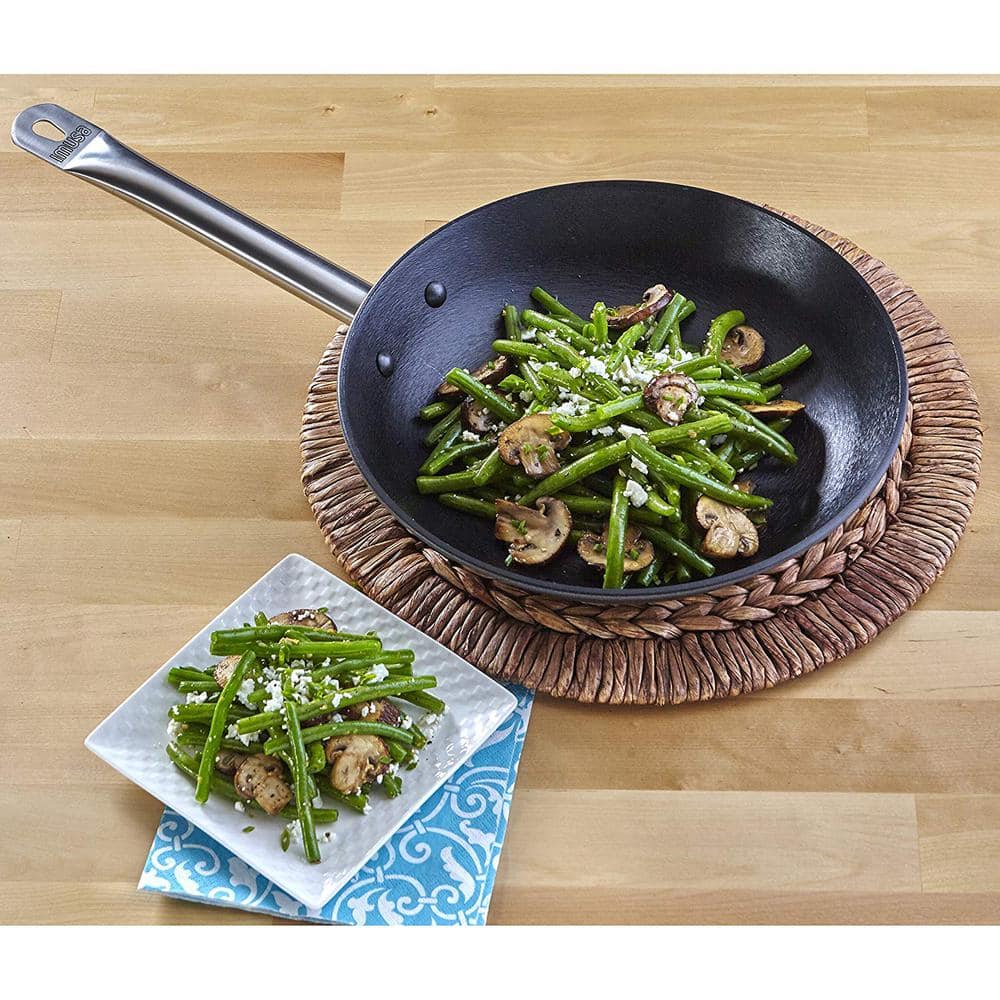 14 in. Light Cast Iron Pre-Seasoned Wok with Helper Handle - Hercitys