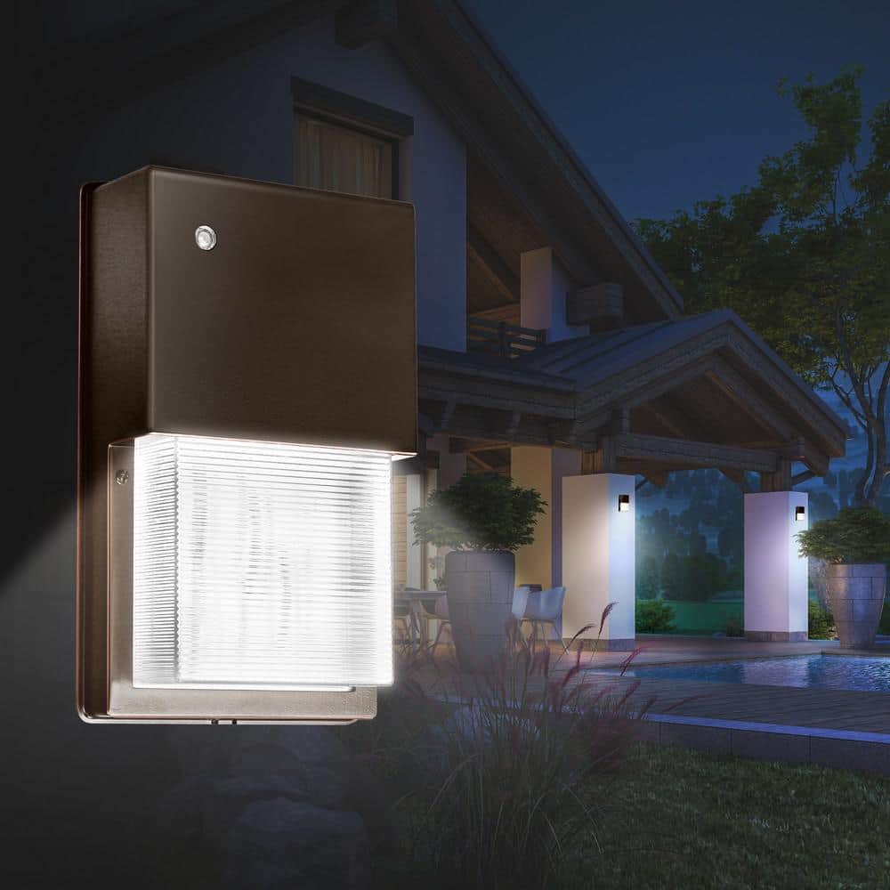 1450 Lumen Integrated LED Bronze Dusk to Dawn Wall Pack Light, 4000K - Hercitys