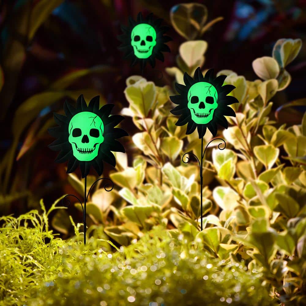 24 in. H Halloween Metal Sunflower Skulls Glow-In-Dark Yard Stake (Set of 3) - Hercitys