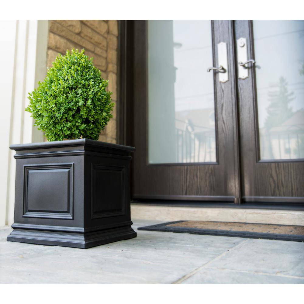 16 in. W x 16.3 in. H Black Covington Polyethylene Plastic Self-Watering Planter - Hercitys