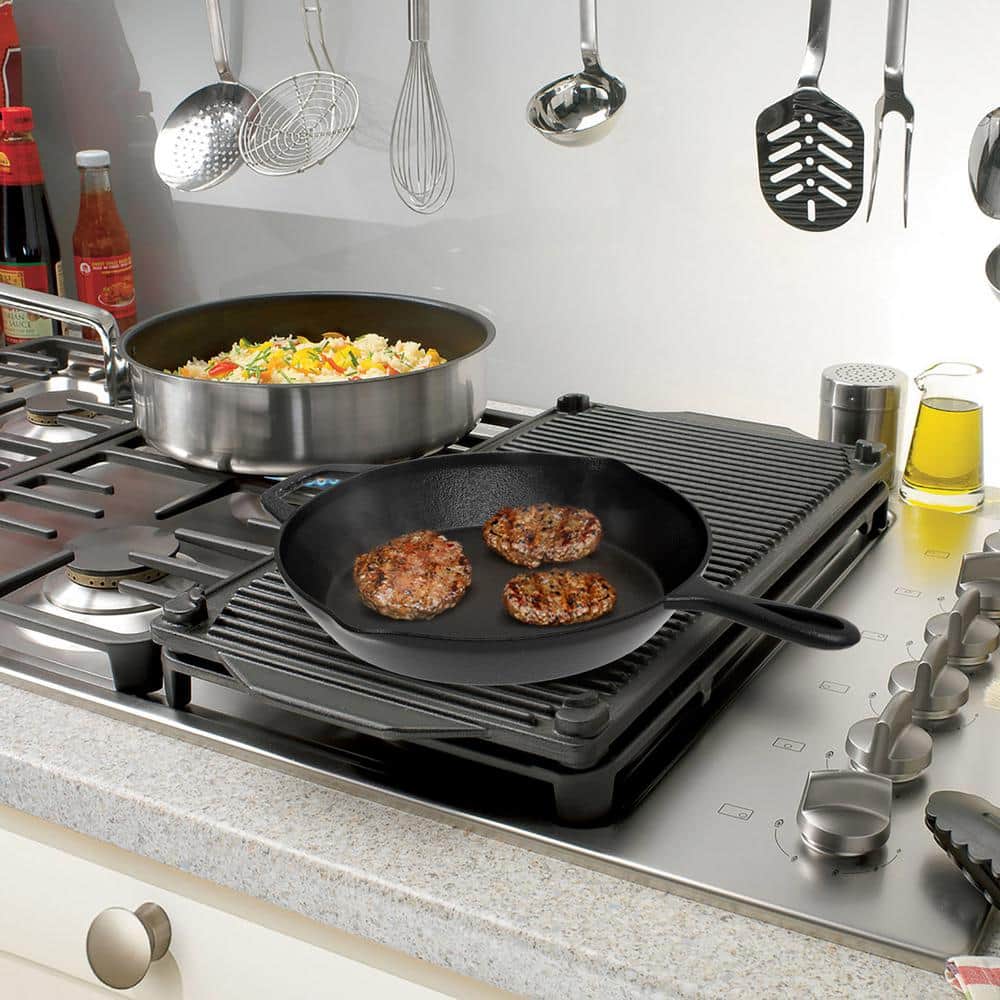 12 in. Cast Iron Skillet in Black with Pour Spout - Hercitys