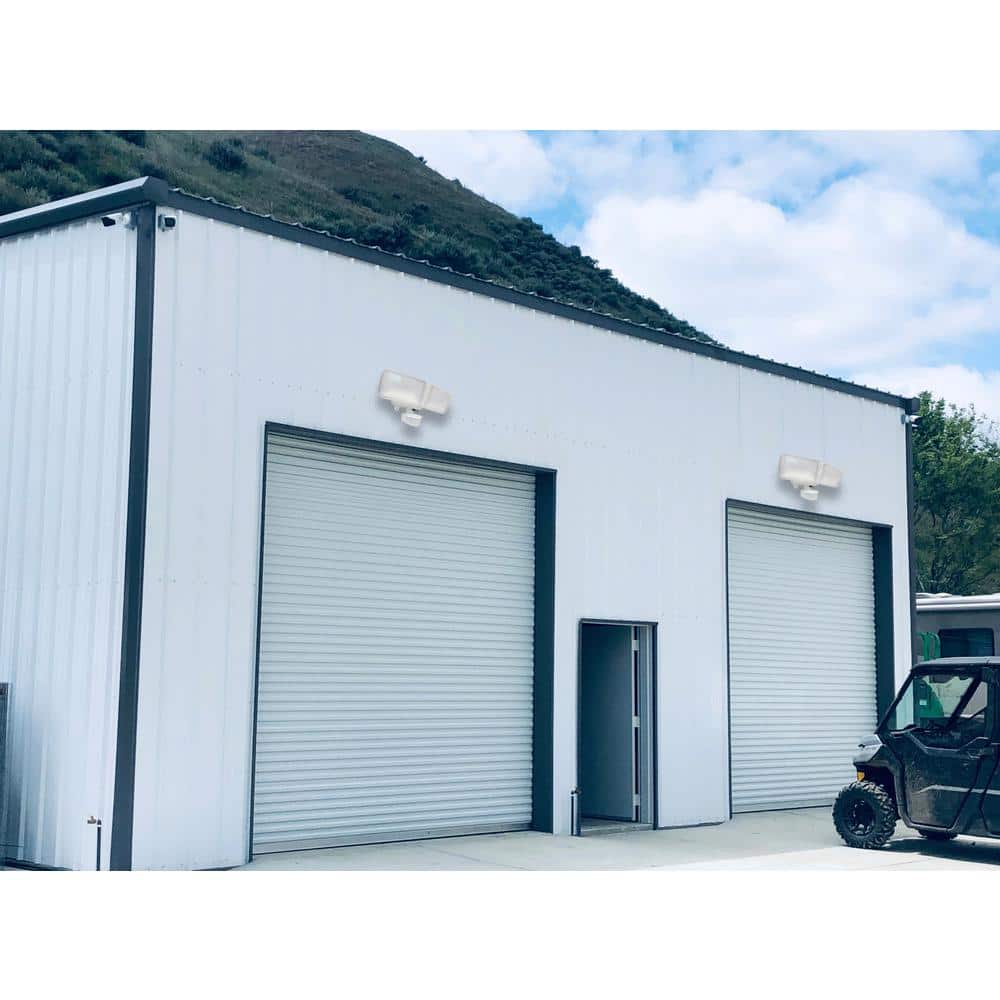 1200 Lumen 180 Degree Black Motion Dusk to Dawn Integrated LED AI Smart Area Flood Light w/Dual Side Solar Panel - Hercitys