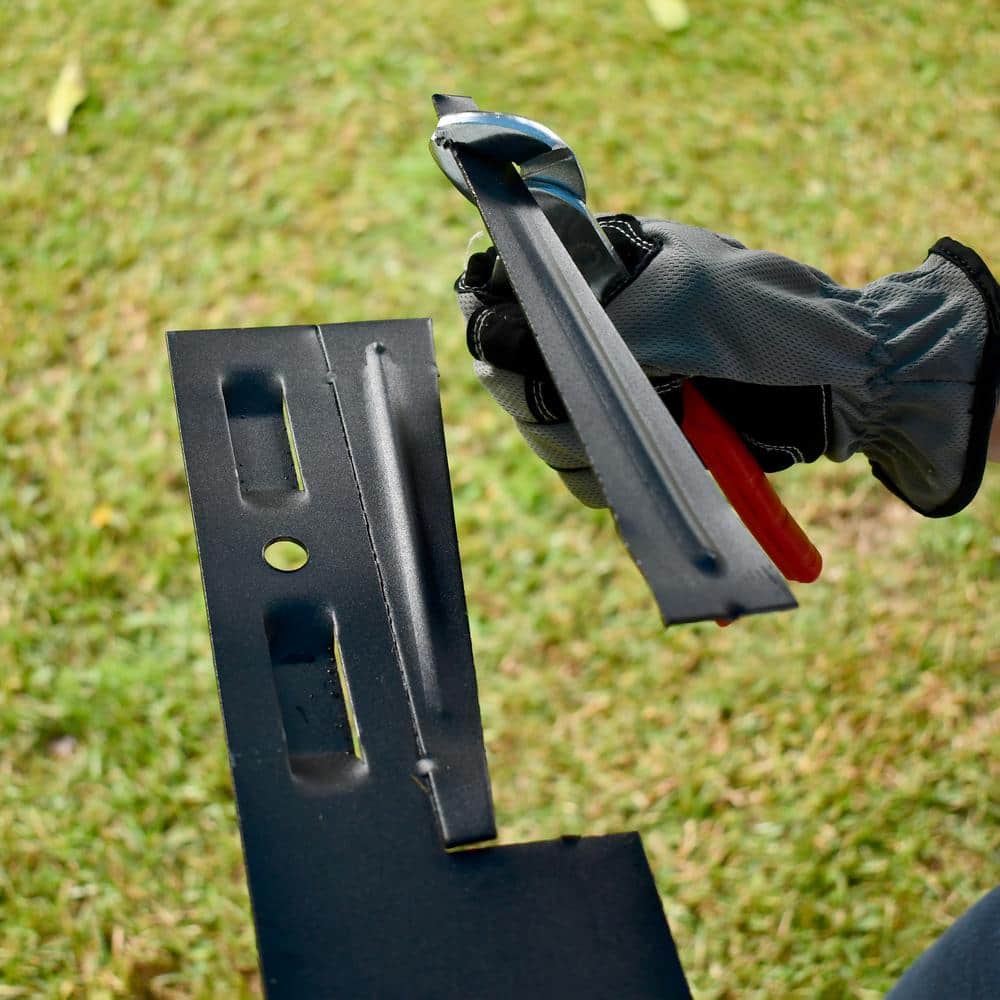 4 ft. L Black Metal Landscape Edging with 4 Stakes - Hercitys