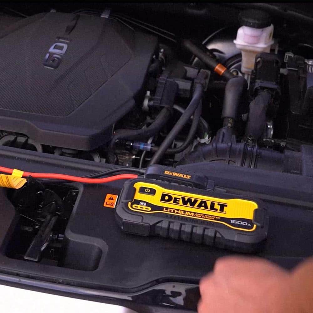 1600 Peak Amp Lithium Jump Starter with USB Power Bank - Hercitys