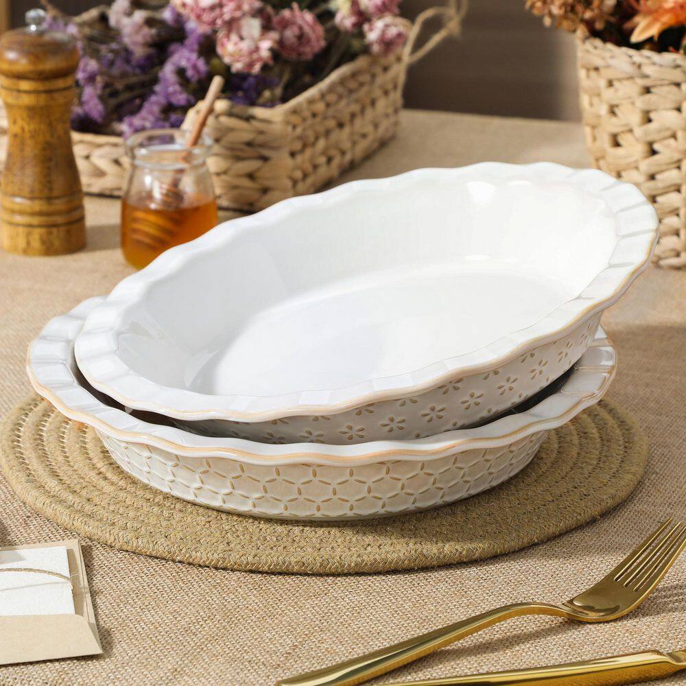 2-Piece Round Stoneware Pie Dish Set Ivory White Baking Dish Embossed Pattern Bakeware 40 oz. - Hercitys