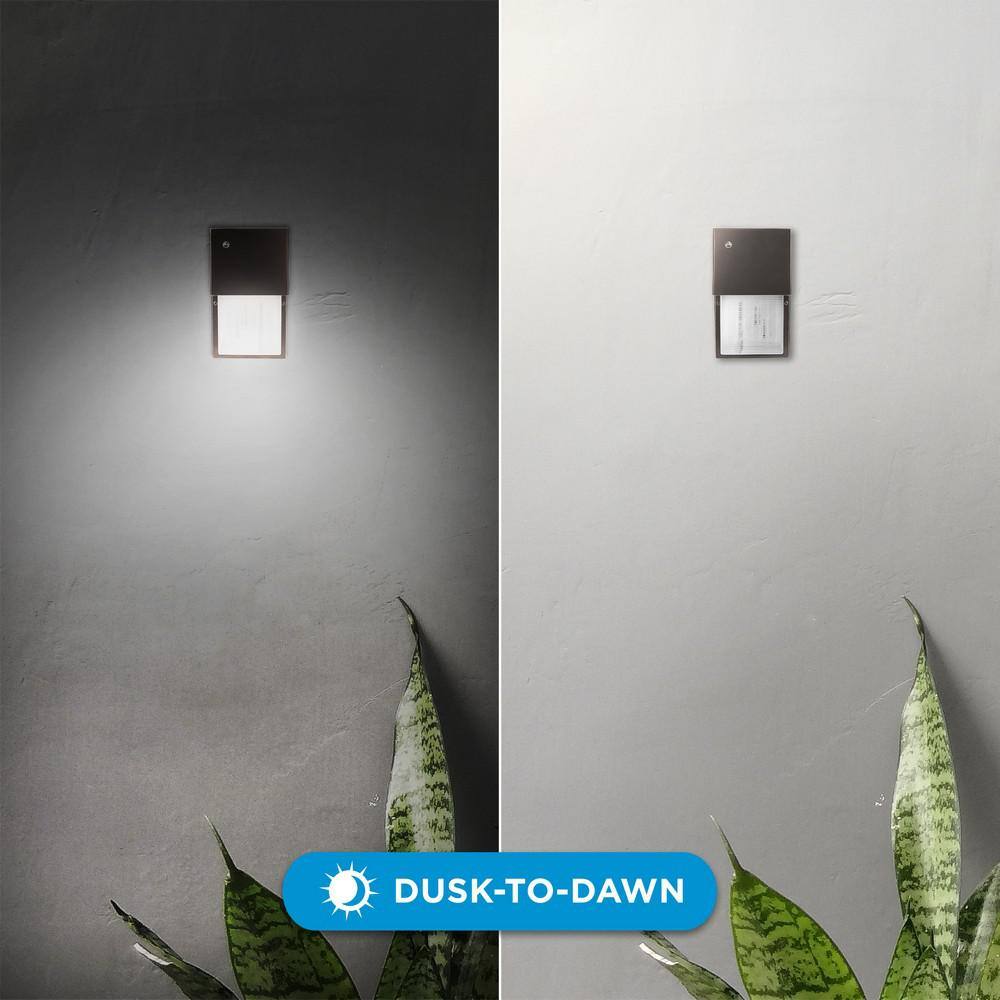 1450 Lumen Integrated LED Bronze Dusk to Dawn Wall Pack Light, 4000K - Hercitys