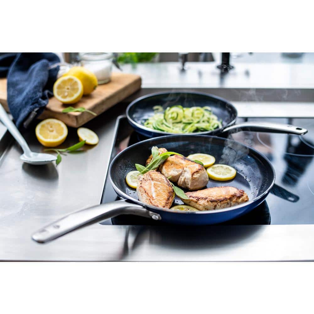 2-Piece Aluminum Ceramic Nonstick Frying Pan Set in Blue - Hercitys