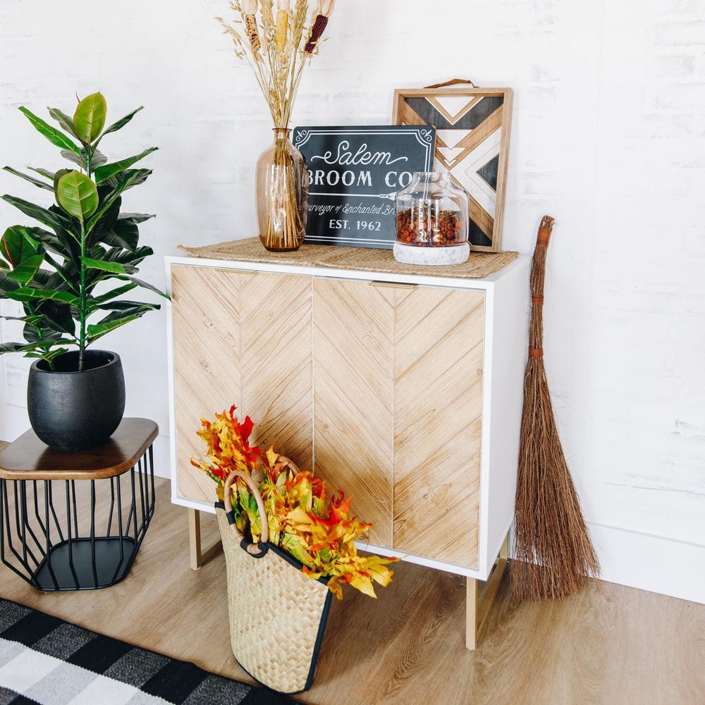 36 in. Classic Cinnamon Scented Broom (2-Pack) - Hercitys