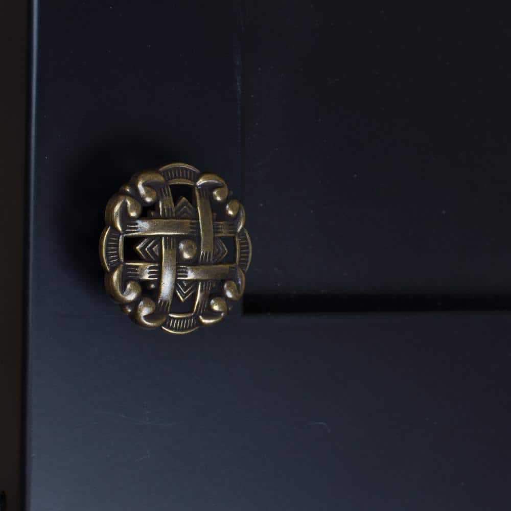 1-3/8 in. Dia Round Celtic Medallion Cabinet Knob (10-Pack) - Hercitys