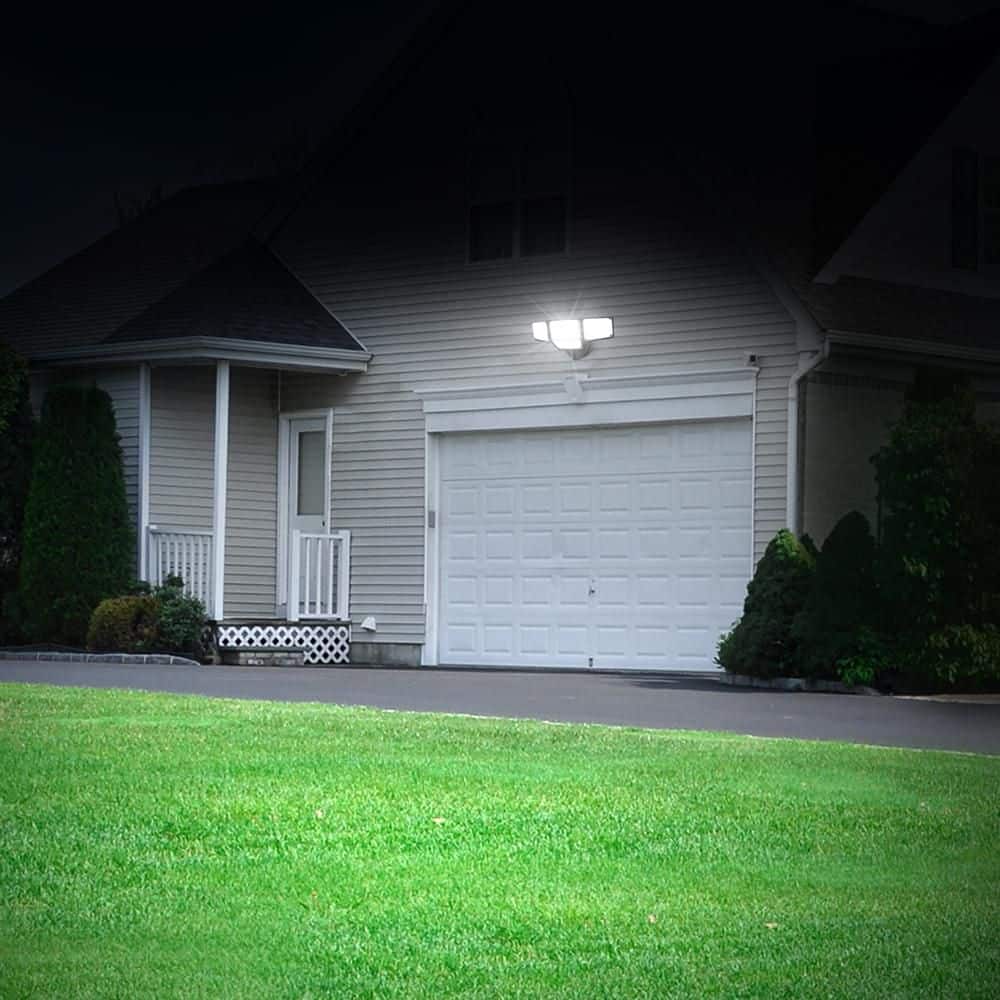 475-Watts equivalent 9000-lumens 320° Black Non Motion Sensing Integrated LED Flood Light - Hercitys