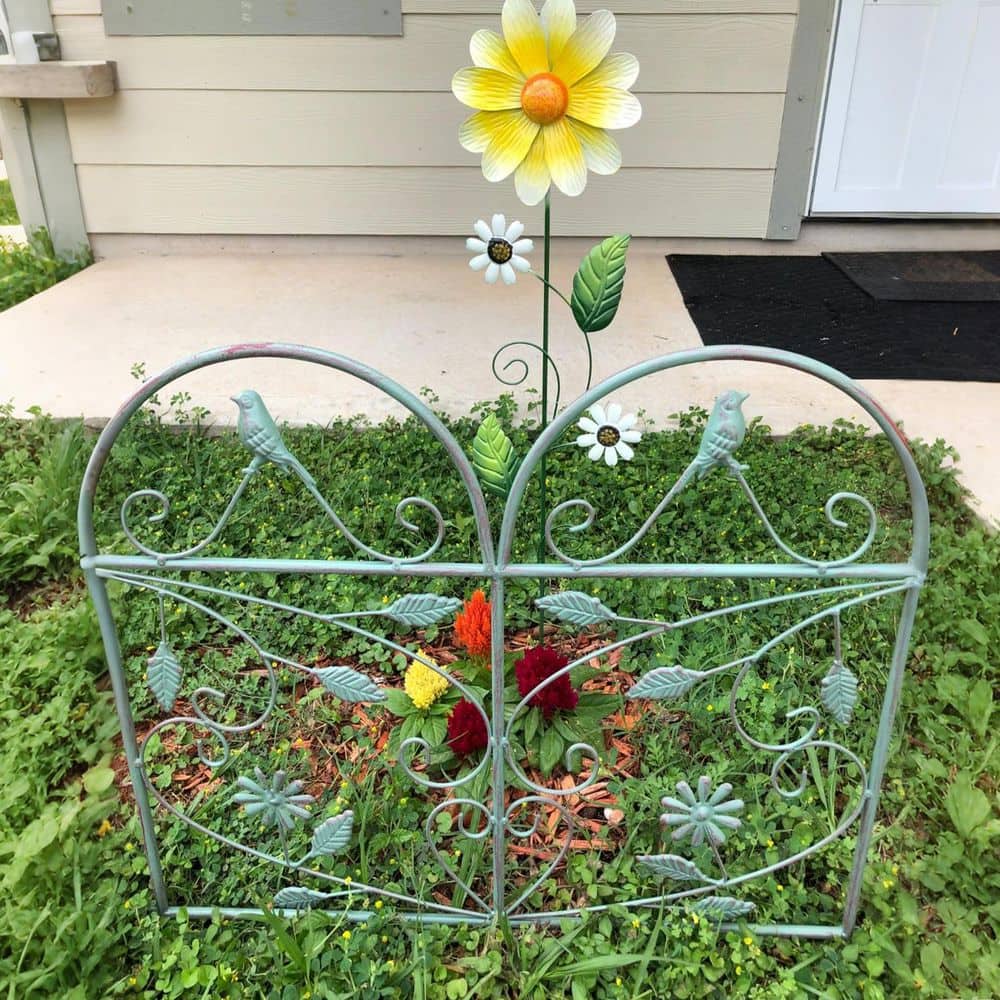 22 in. Outdoor Decor Rustproof Metal Wire Border Animal Barrier Flower Edging Arched Garden Fence (4-Pack) - Hercitys